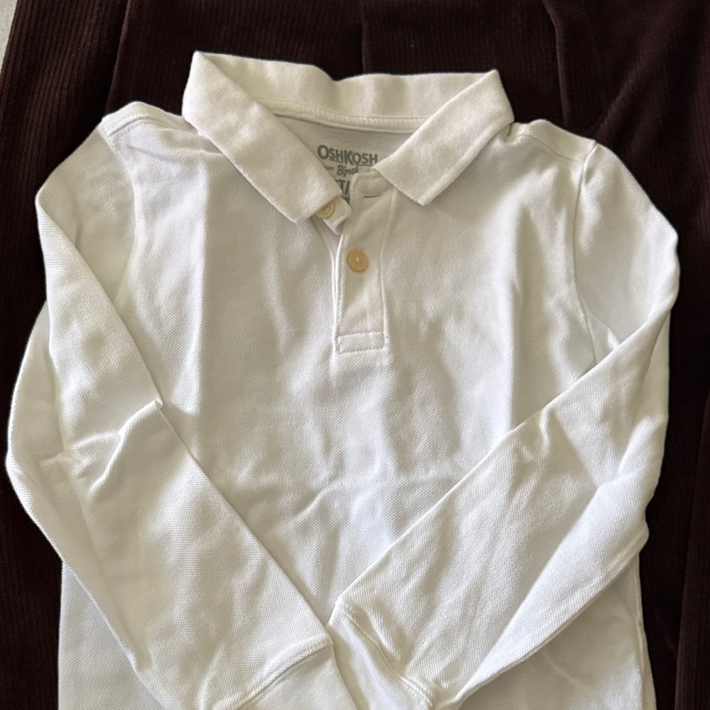 Toddlers Oshkosh long sleeve two button Henley.